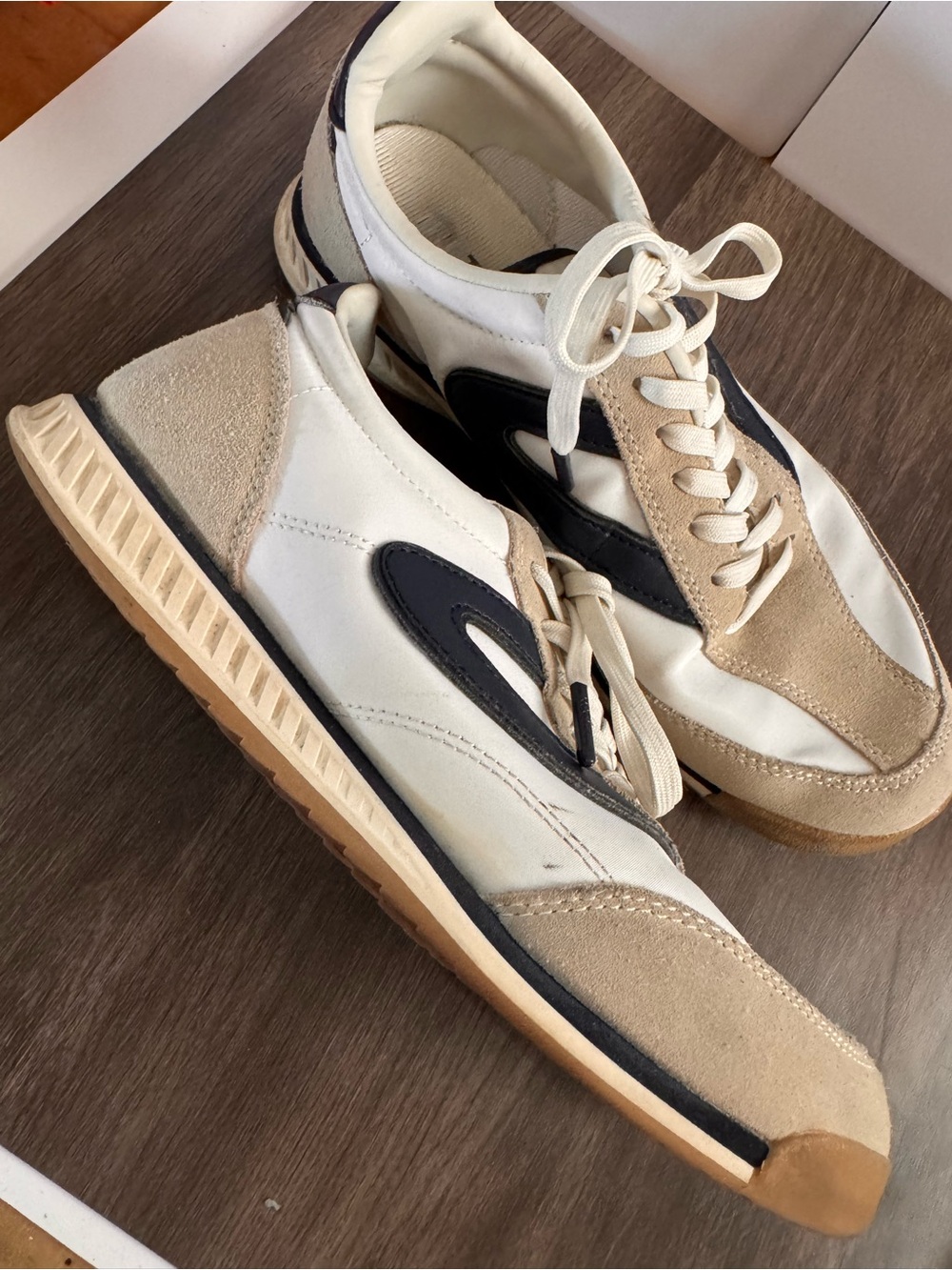 Tretorn Kristine Women’s Size 9 Retro Sneakers Beige Navy Gum Sole